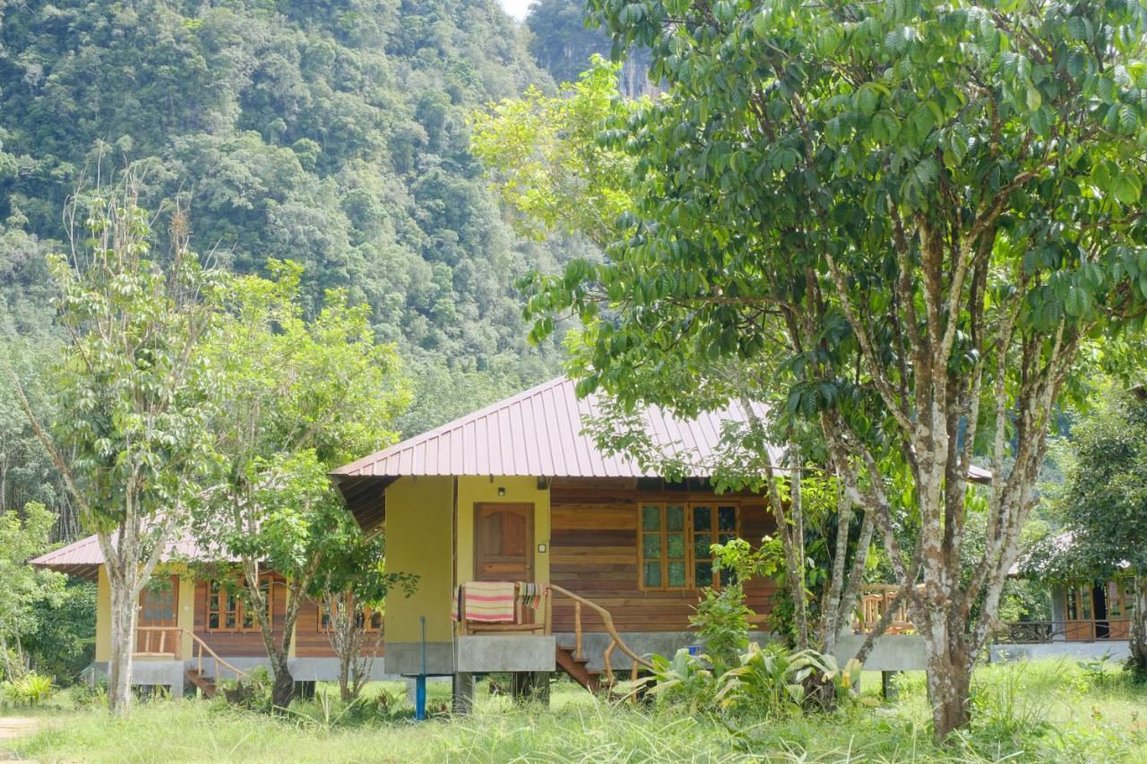 Monkey Mansion - Jungalows & Tours Khao Sok National Park المظهر الخارجي الصورة
