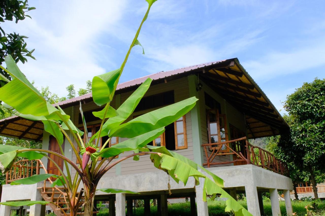 Monkey Mansion - Jungalows & Tours Khao Sok National Park المظهر الخارجي الصورة