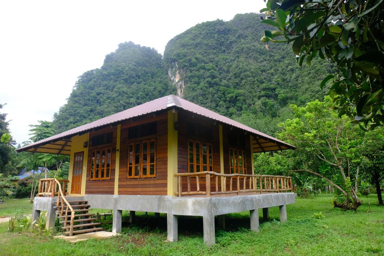 Monkey Mansion - Jungalows & Tours Khao Sok National Park المظهر الخارجي الصورة