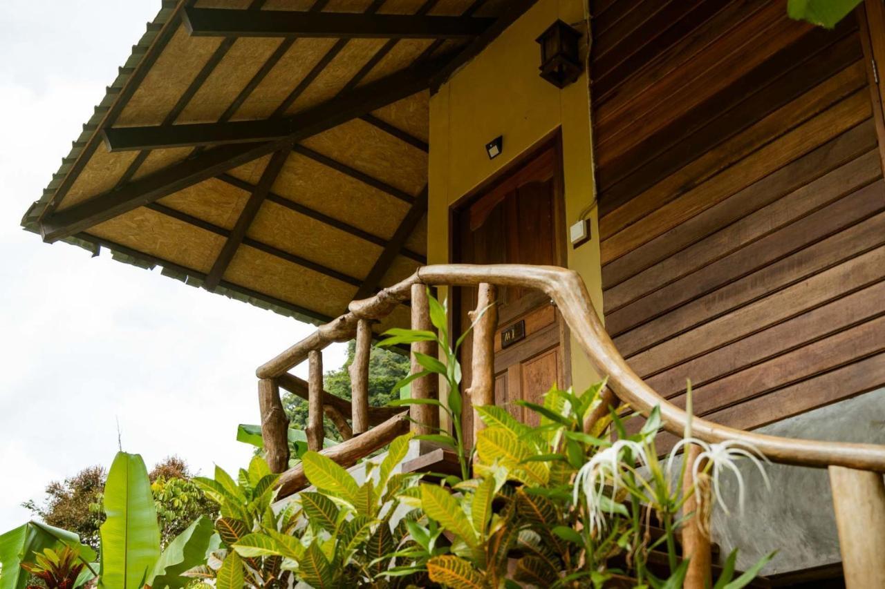 Monkey Mansion - Jungalows & Tours Khao Sok National Park المظهر الخارجي الصورة