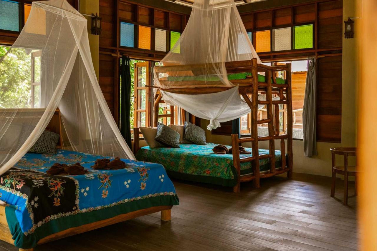 Monkey Mansion - Jungalows & Tours Khao Sok National Park المظهر الخارجي الصورة
